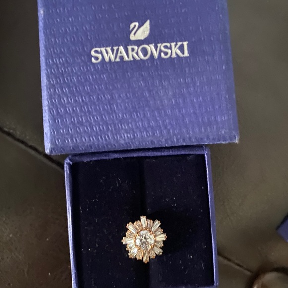 Swarovski Sunburst Ring: Brand New collection - Picture 2 of 5